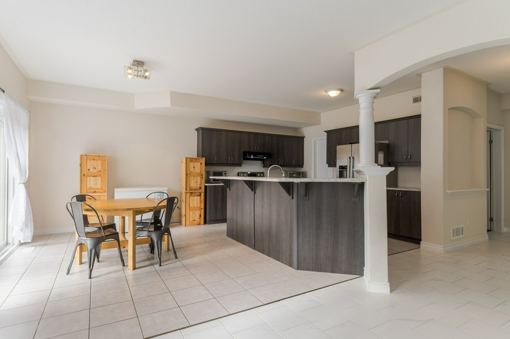 57 Voyageur St kitchen