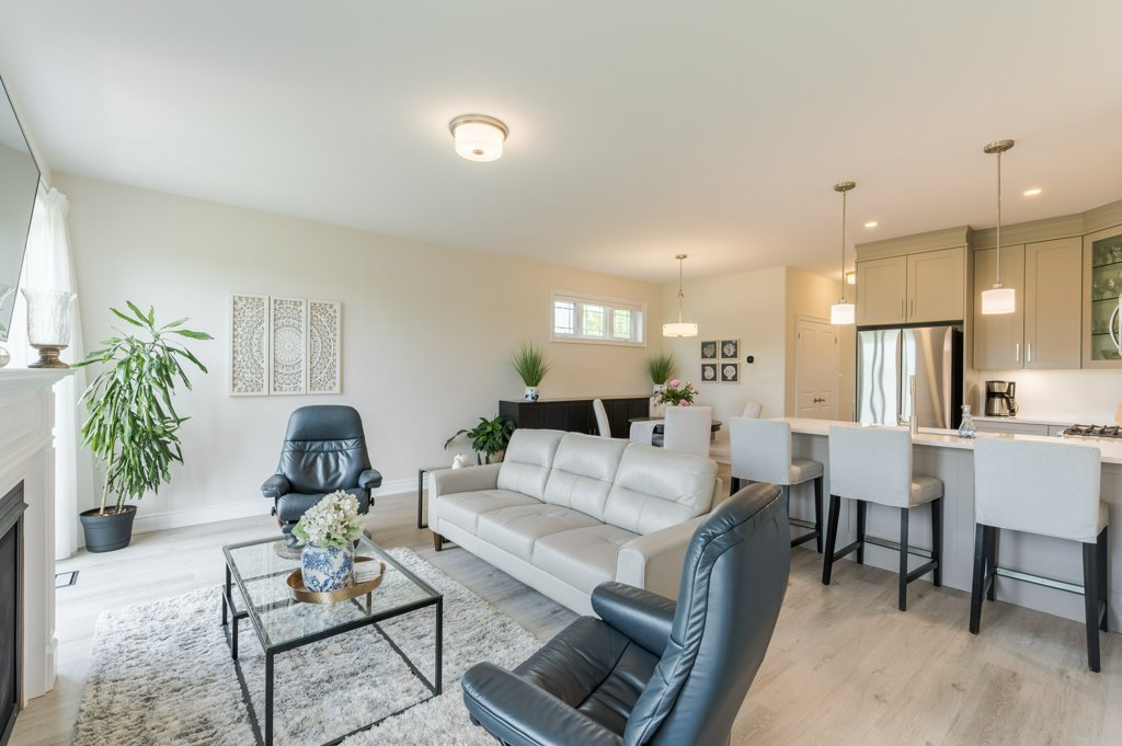 80 Marsh Avenue, Unit 78 - Open-concept living room and kitchen