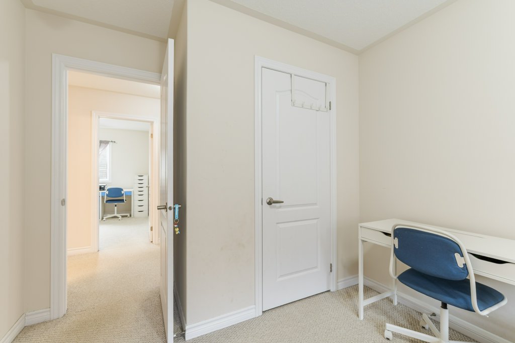 57 Voyageur St bedroom with desk