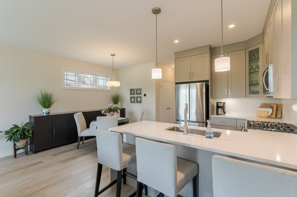 80 Marsh Avenue, Unit 78 - Kitchen island and dining area