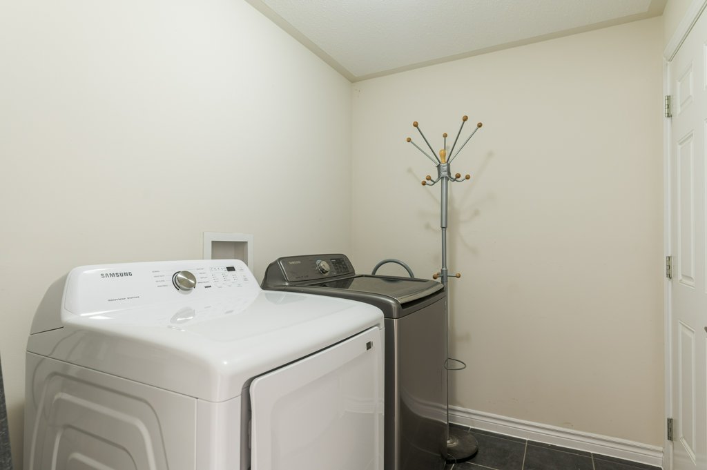 57 Voyageur St laundry room