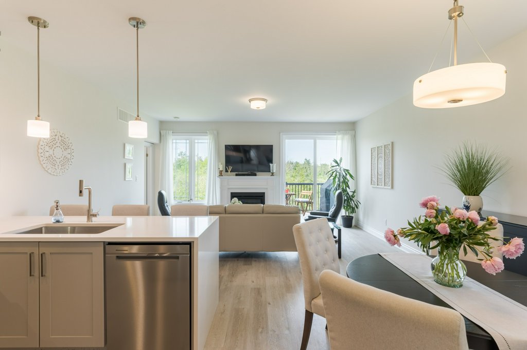 80 Marsh Avenue, Unit 78 - Open-concept kitchen, dining and living room