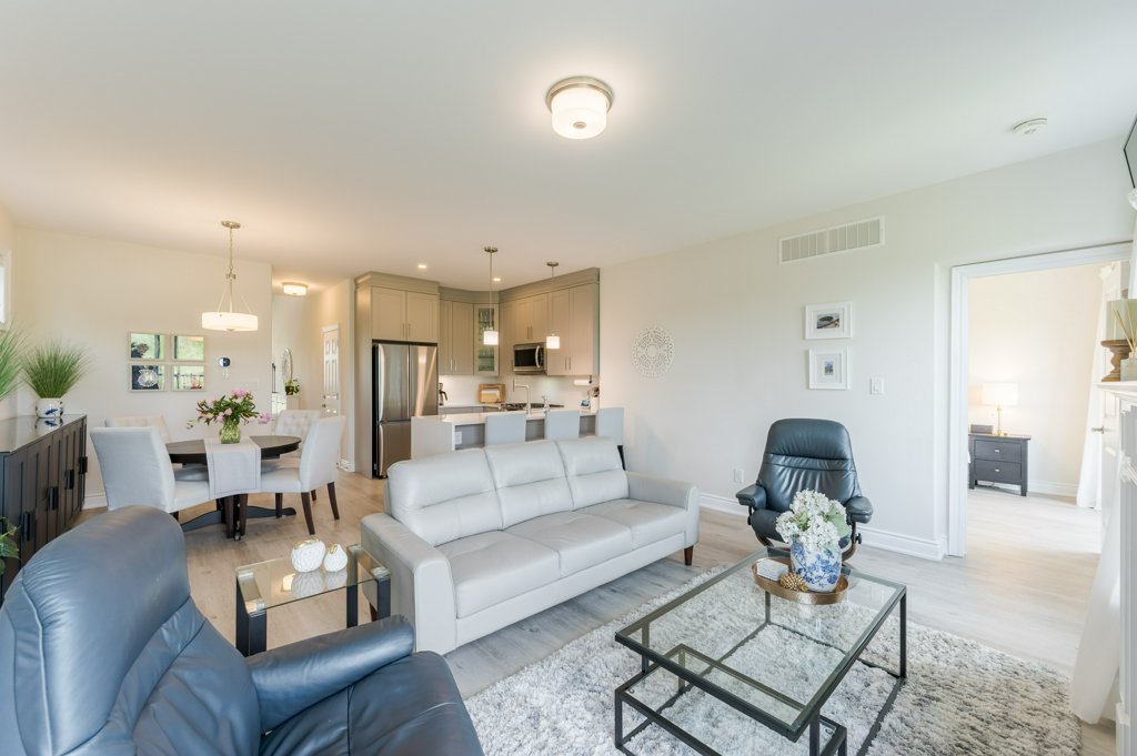 80 Marsh Avenue, Unit 78 - Living room and kitchen with dining area