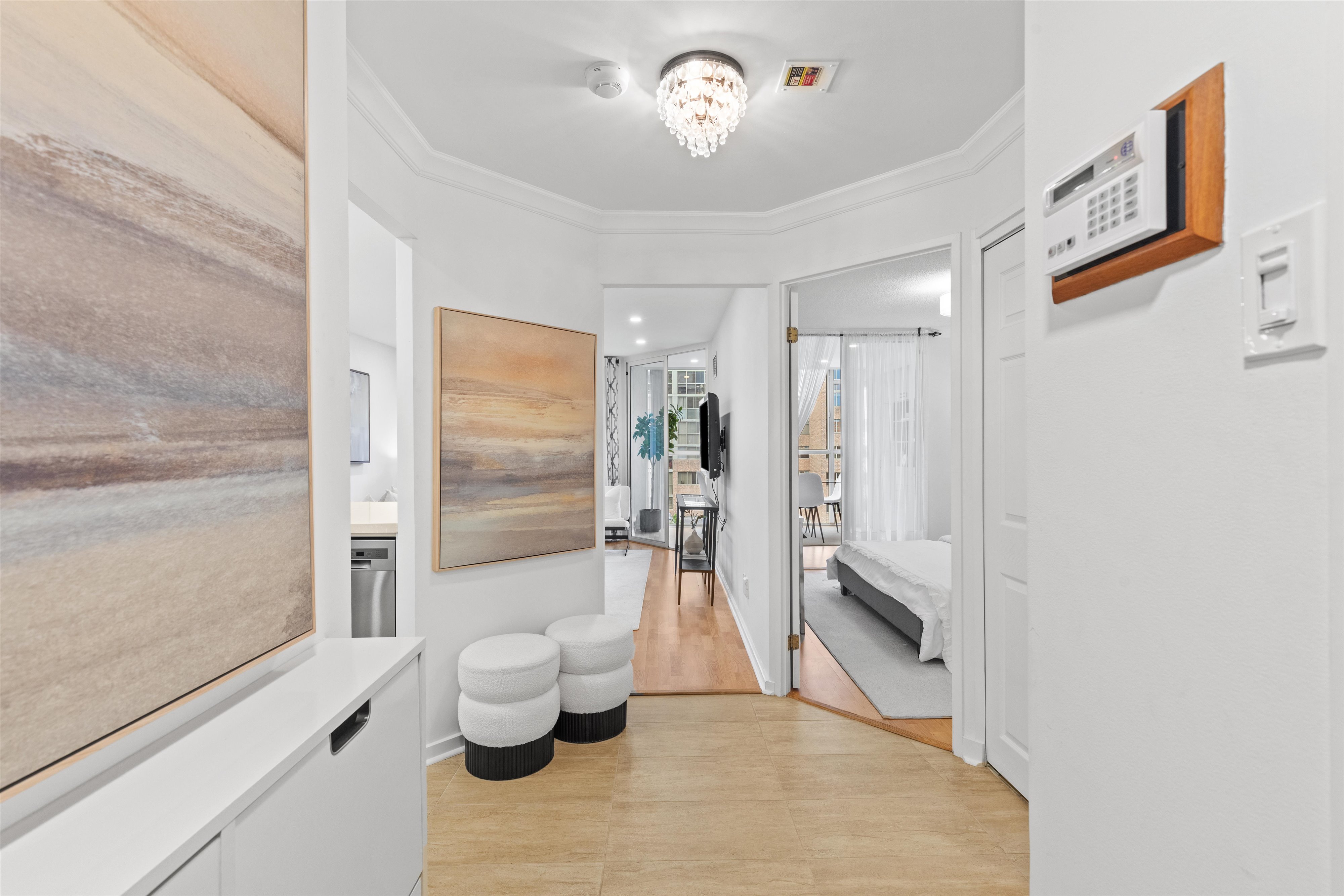 Foyer leading to the kitchen